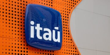 Fotografía del logo del banco brasileño Itaú.