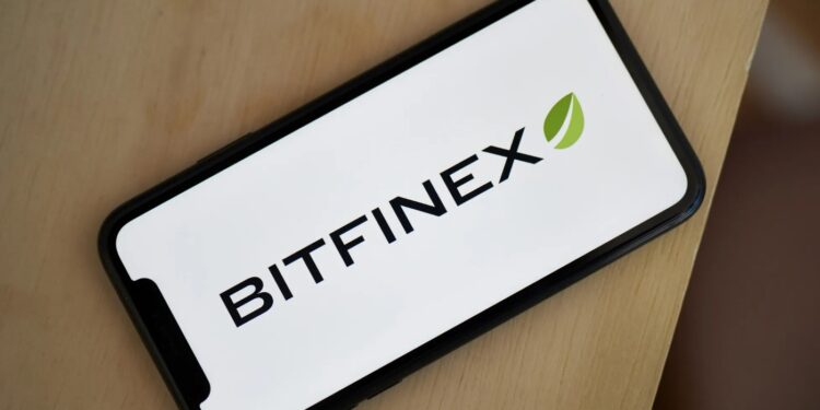 Telรฉfono inteligente que muestra el logo de Bitfinex.