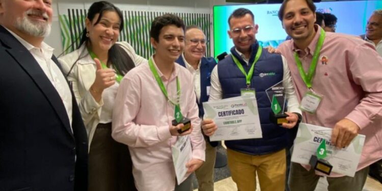 Fotografía de los ganadores del Demo Day del Banco Plaza.