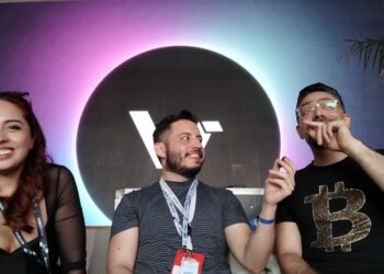 Nicolás Antiporovich, de CriptoNoticias, entrevista a Lorena Ortiz y BTCAndrés.