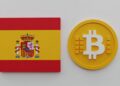 Bandera de España junto a logo de Bitcoin.