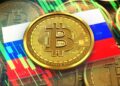 Bitcoin y bandera de Rusia.