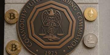 Logo de la CFTC junto a criptomonedas alrededor.