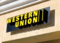 Fotografía de fachada de sucursal de Western Union.