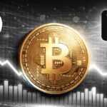 Imagen de una moneda de Bitcoin junto al logo de Google y de X.