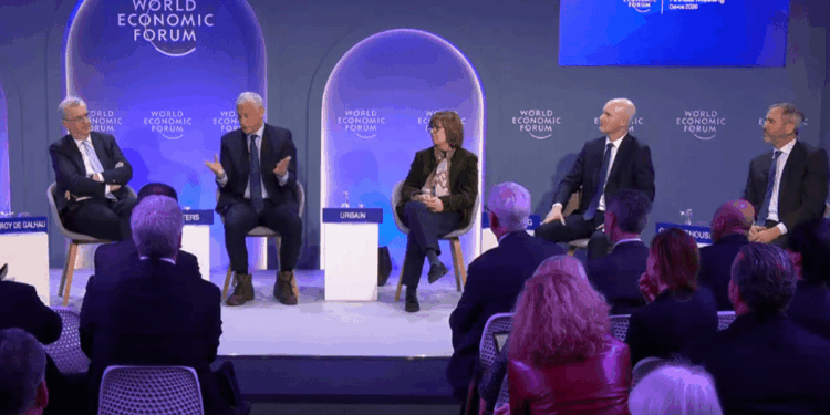 Brian Armstrong y Brad Garlinhouse del ecosistema de las criptomonedas, como parte de los panelistas que hablaron en Davos sobre la tokenización.