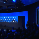 El secretario del Tesoro, Scott Bessent, habla con periodistas en Davos.