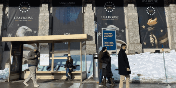 Una iglesia suiza que Estados Unidos usa como su casa en Davos 2026.