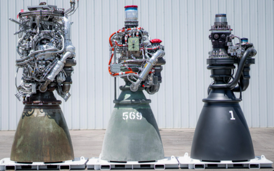 Imagen de tres dispositivos que van del mas complejo al mas simple, publicada por Vitalik Buterin, cofundador de Ethereum.