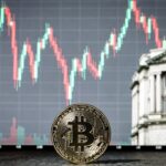 Moneda de bitcoin, gráfico de precio volátil y el banco central de Japón