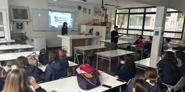 Fotografía de clases del proyecto Escuelas y Bitcoin en ediciones pasadas.