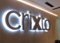 Fotografía del logo de Crixto.