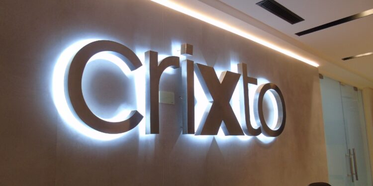 Fotografía del logo de Crixto.