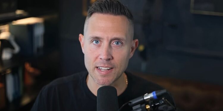 Dan Gambardello hablando en su canal de YouTube.