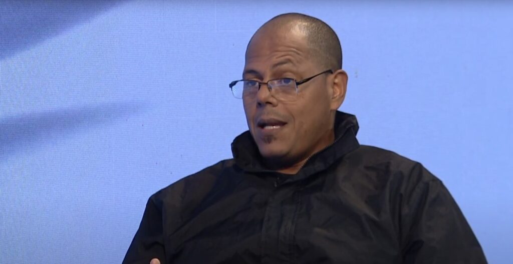 Fotografía del economista Aarón Olmos.