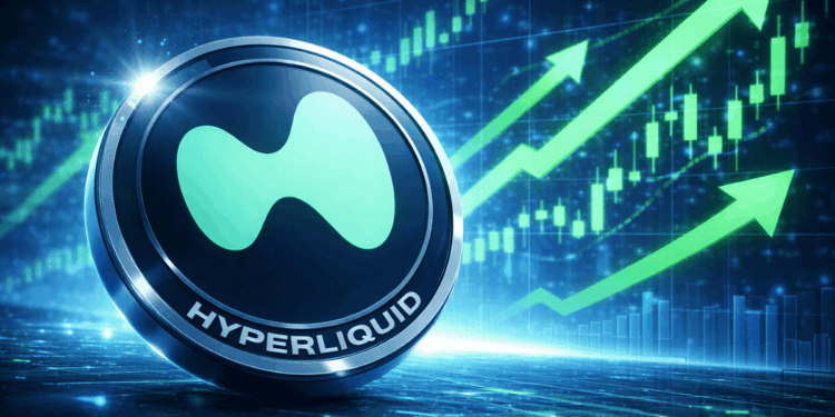 Una moneda física de hyperliquid rodeada de flechas verdes.