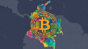 El logo de Bitcoin sobre el mapa de Colombia.