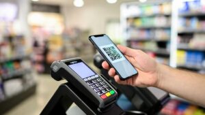 Terminal de pago POS con escaneo de QR.
