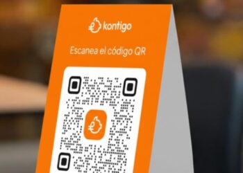 Fotografía de QR de Kontigo en una tienda.