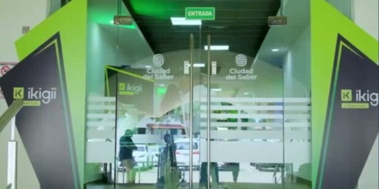 Fotografía de la entrada de las oficinas de Ikigii.