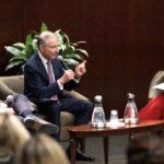 Fotografía de la reunión entre los presidentes de la SEC y la CFTC de EE. UU.