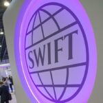 Fotografía del logo del sistema SWIFT.