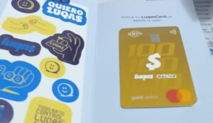 Fotografía de la Luqas Card.