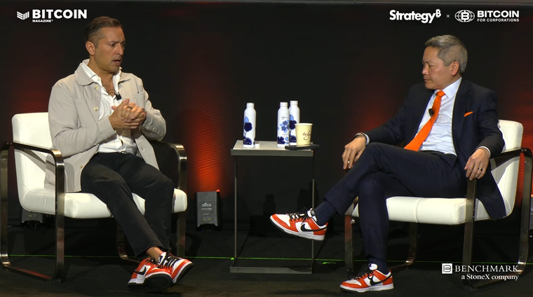 Directos de Strategy y de Coinbase conversando en un evento.