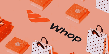 Un tapete con íconos de productos digitales y en el centro la palabra Whop.