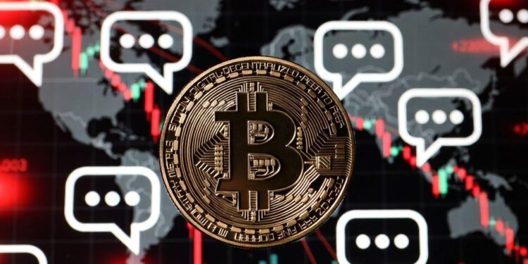 moneda de bitcoin y detrás iconos de dialogo en el mundo y gráficos de precios en caída con luz roja