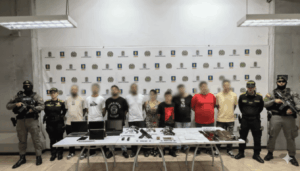 9 personas capturadas en Colombia por sicariato junto a agentes de fuerzas especiales.