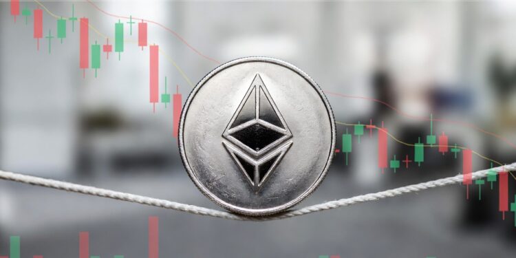 moneda de ETH tambaleandose sobre una cuerda floja y gráficos de precio en caída atrás