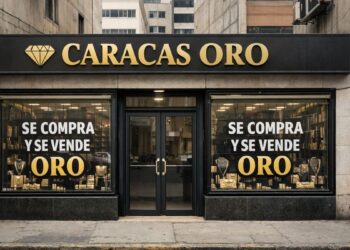 Fachada de “Caracas Oro”, local ficticio, generado por IA de compra y venta de oro en un entorno urbano.