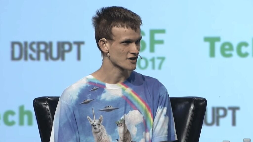 Vitalik Buterin hablando en una conferencia..