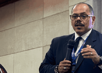 Economista venezolano Aarón Olmos durante la Cumbre Crypto Global celebrada en Margarita, al oriente de Venezuela.