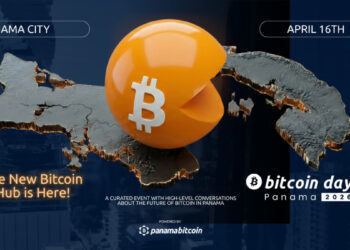 Promocional de Bitcoin day Panamá 2026, ciudad de Panamá, 16 de abril. Esfera naranja sin una porción, con el logo de Bitcoin en blanco, sobre un mapa de Panamá