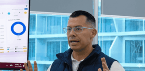 El contador Jan Domรญnguez ofrece declaraciones sobre los impuestos a las criptomonedas.