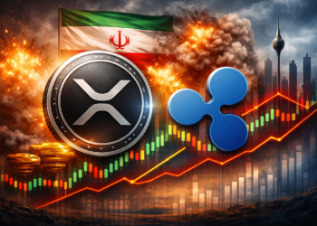 Ilustración digital de una moneda de XRP y el logo de Ripple en primer plano, sobre un fondo con una bandera de Irán, explosiones y un gráfico financiero con velas y líneas de tendencia, que simboliza la volatilidad del mercado cripto en medio de tensiones geopolíticas.