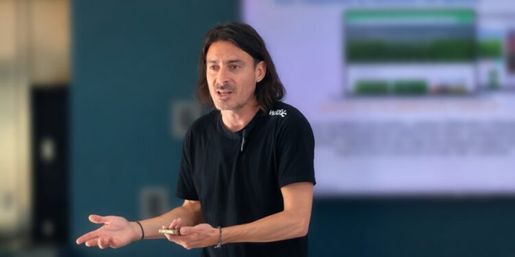 Abogado argentino Sebastian Heredia Querro.