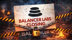 Un candado delante de un cartel que anuncia el cierre de Balancer Labs.