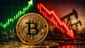 Moneda física de bitcoin en primer plano con gráfico verde alcista y gráfico rojo bajista del petróleo al fondo.