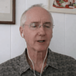 Charles Hugh Smith hablando en una entrevista.