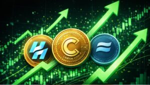 Moneda físicas de canton coin y otras, rodeadas de flechas verdes.