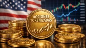 Monedas físicas doradas que dicen "ACCIONES TOKENIZADAS", con gráficas de mercado en el fondo y la bandera estadounidense.