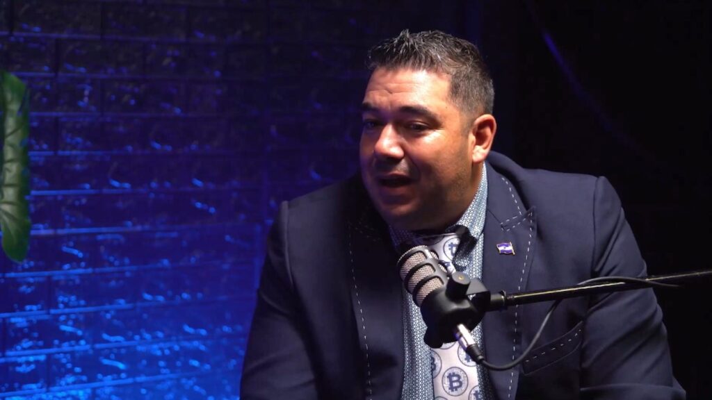 Fotografía del presidente de la CNAD de El Salvador, Juan Carlos Reyes.