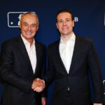 Fotografía del comisionado de la MLB, Rob Manfred y el presidente de la CFTC, Michael Selig.