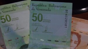 Fotografía de billetes del cono monetario vigente en Venezuela.