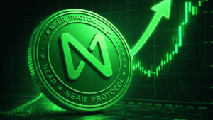 Una moneda física de Near Protocol con un gráfico de precio de color verde.