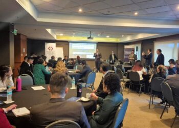 Fotografía de asistentes al seminario de la Senad.