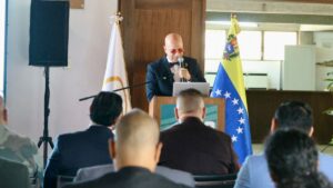 Fotografรญa del presidente de la Cavecom-e, Richard Ujueta, en la reuniรณn de la mesa tรฉcnica de criptomonedas.